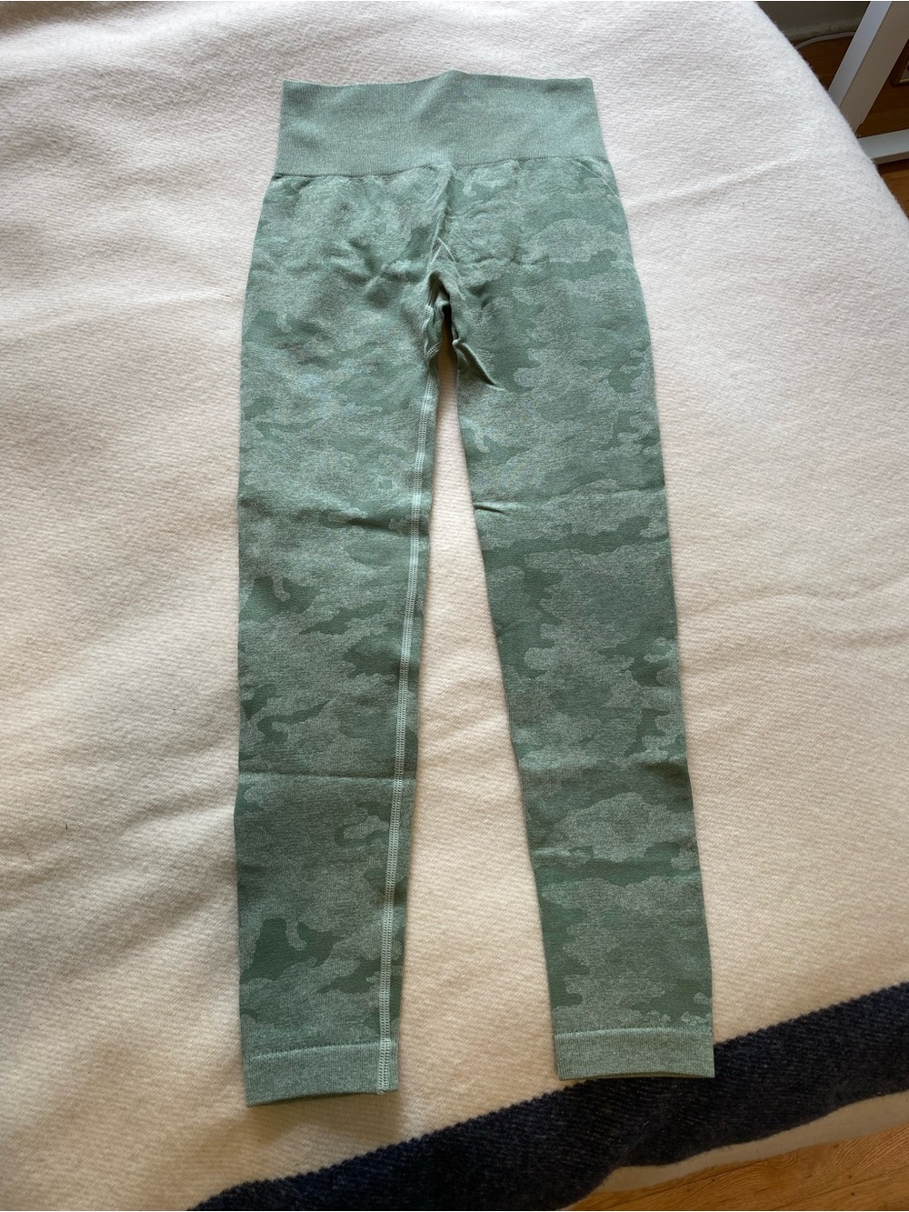 Sage Green Seamless Camo Leggings Size Small | High Waist Activewear